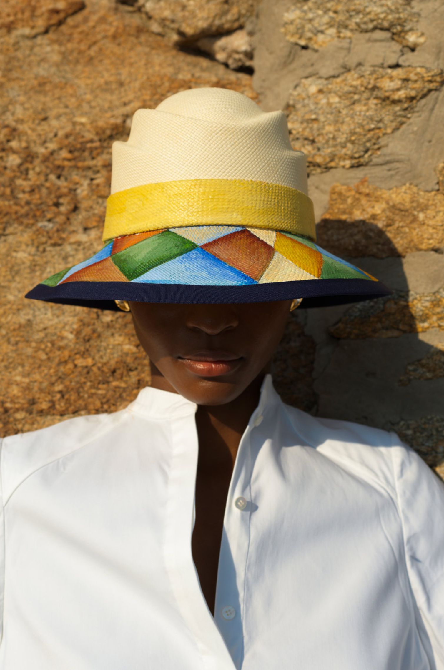 ILLUSION-COLORS-HAT-FRONT