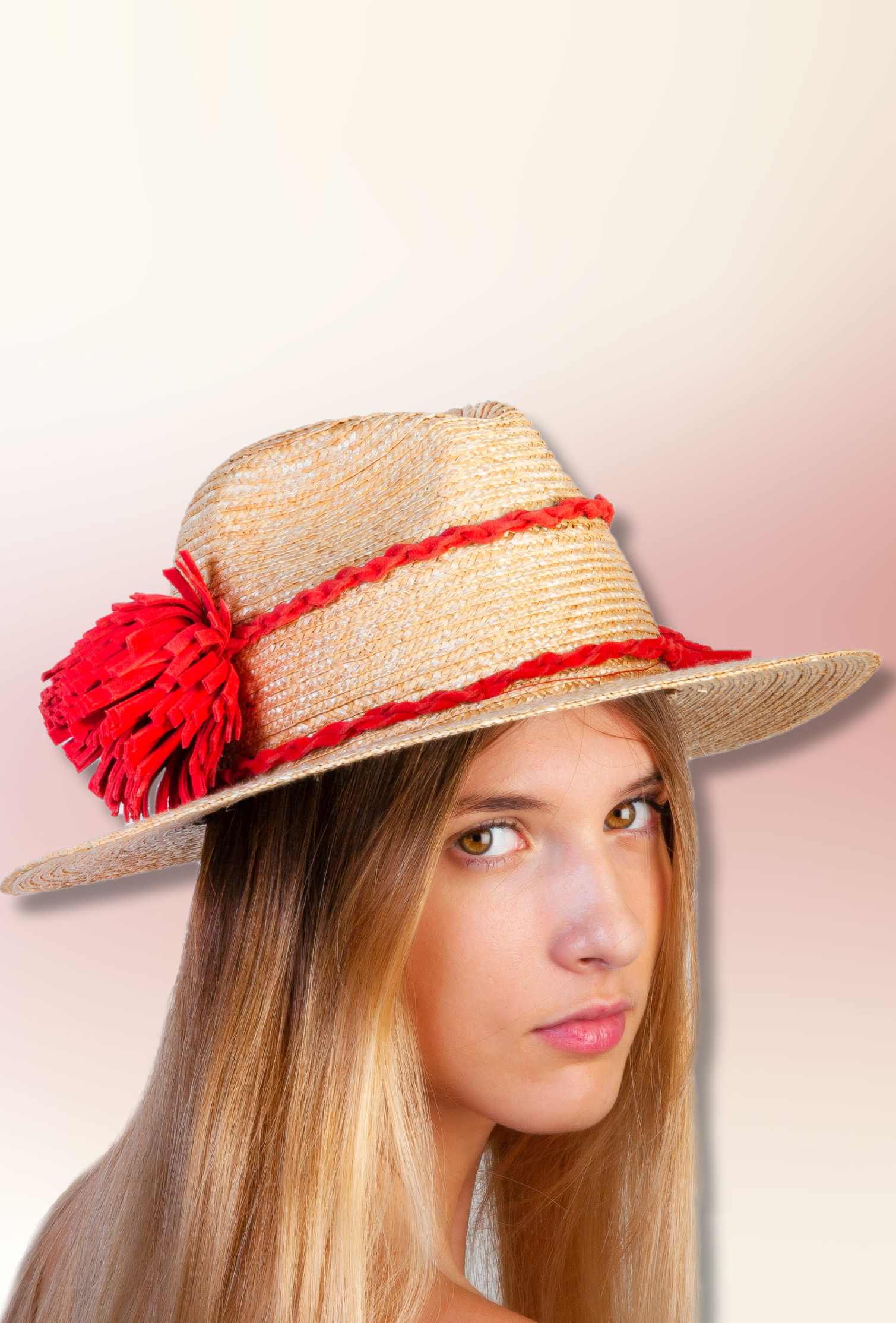 HAPPY POM POM RAFFIA HAT